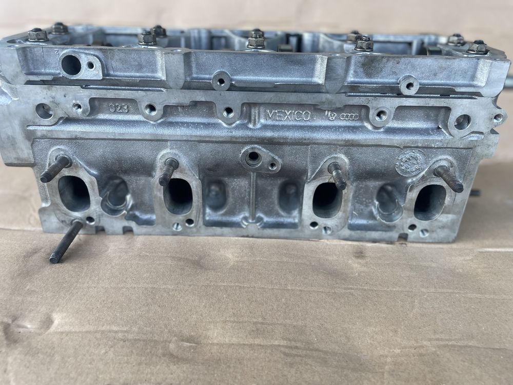 Головка блока ГБЦ Шкода Октавия, Ауди А5, VW Гольф 5 Пассат Б5 1.6 MPI
