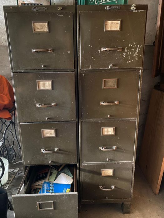 Arquivo em ferro antigo