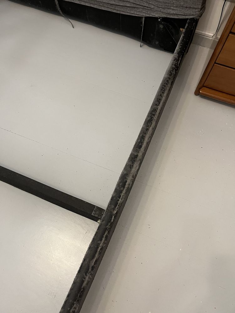 Cama de casal com estrado