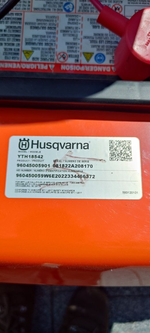 Kosiarka Traktorek Husqvarna YTH 18542 Silnik 18 koni szerkość 107cm 2
