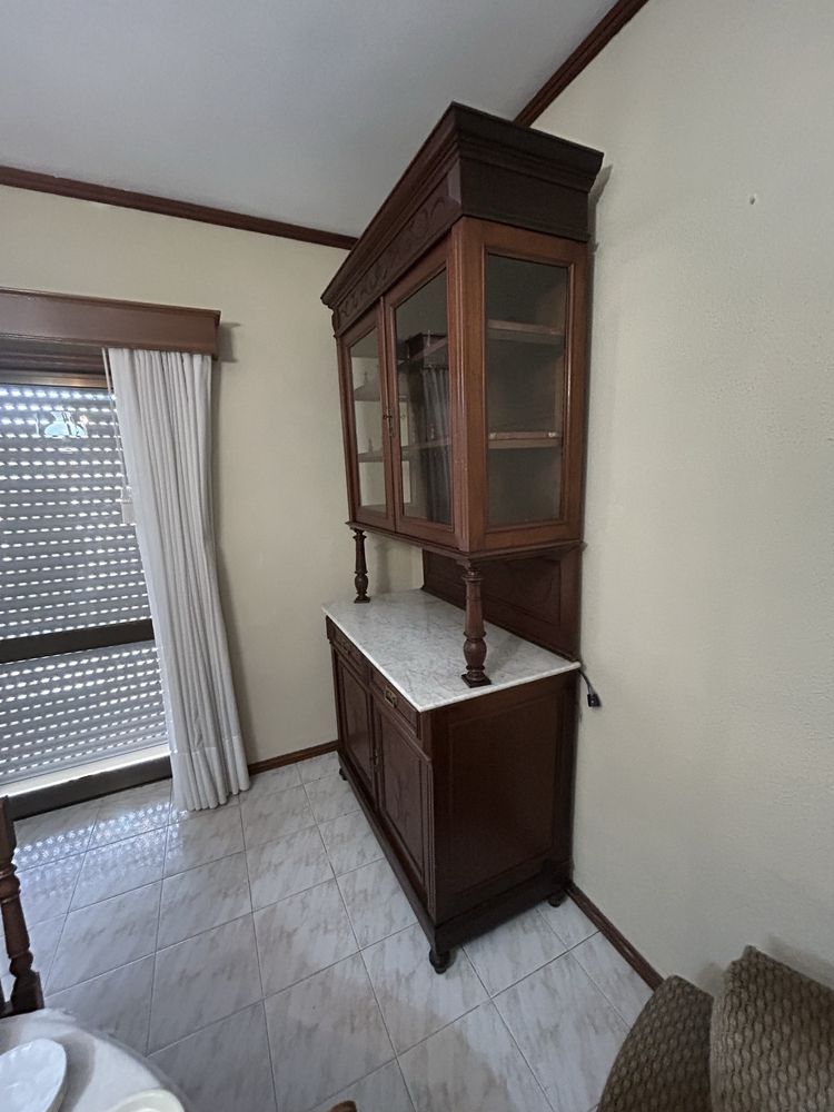Louceiro/Cristaleira/Vitrine madeira maciça vintage (óptimo estado)