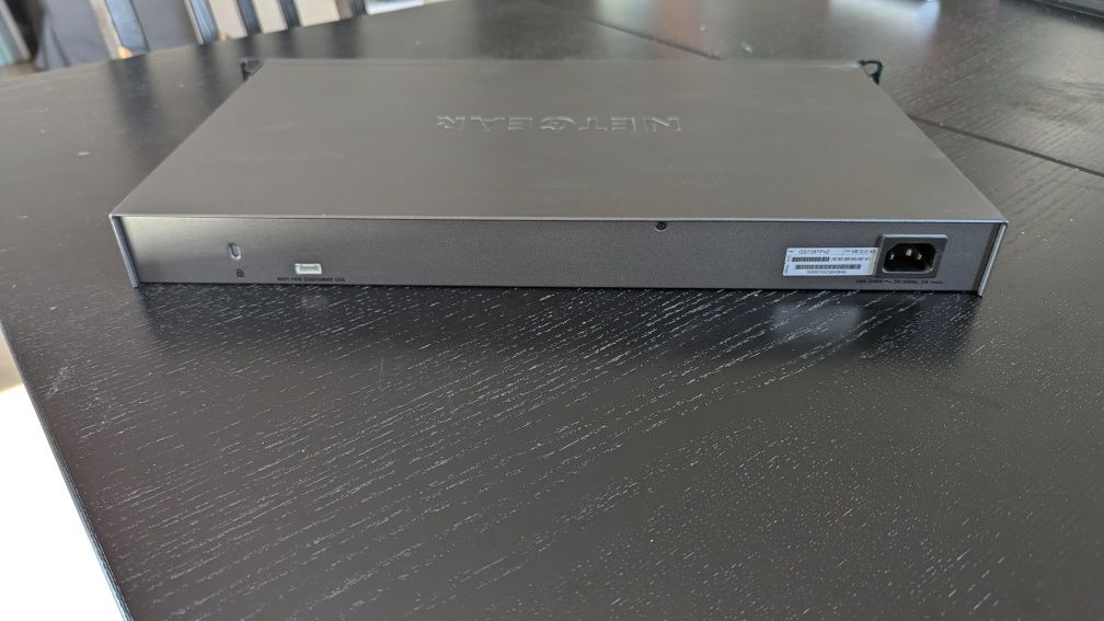Switch Netgear GS728TPV2 Switch POE