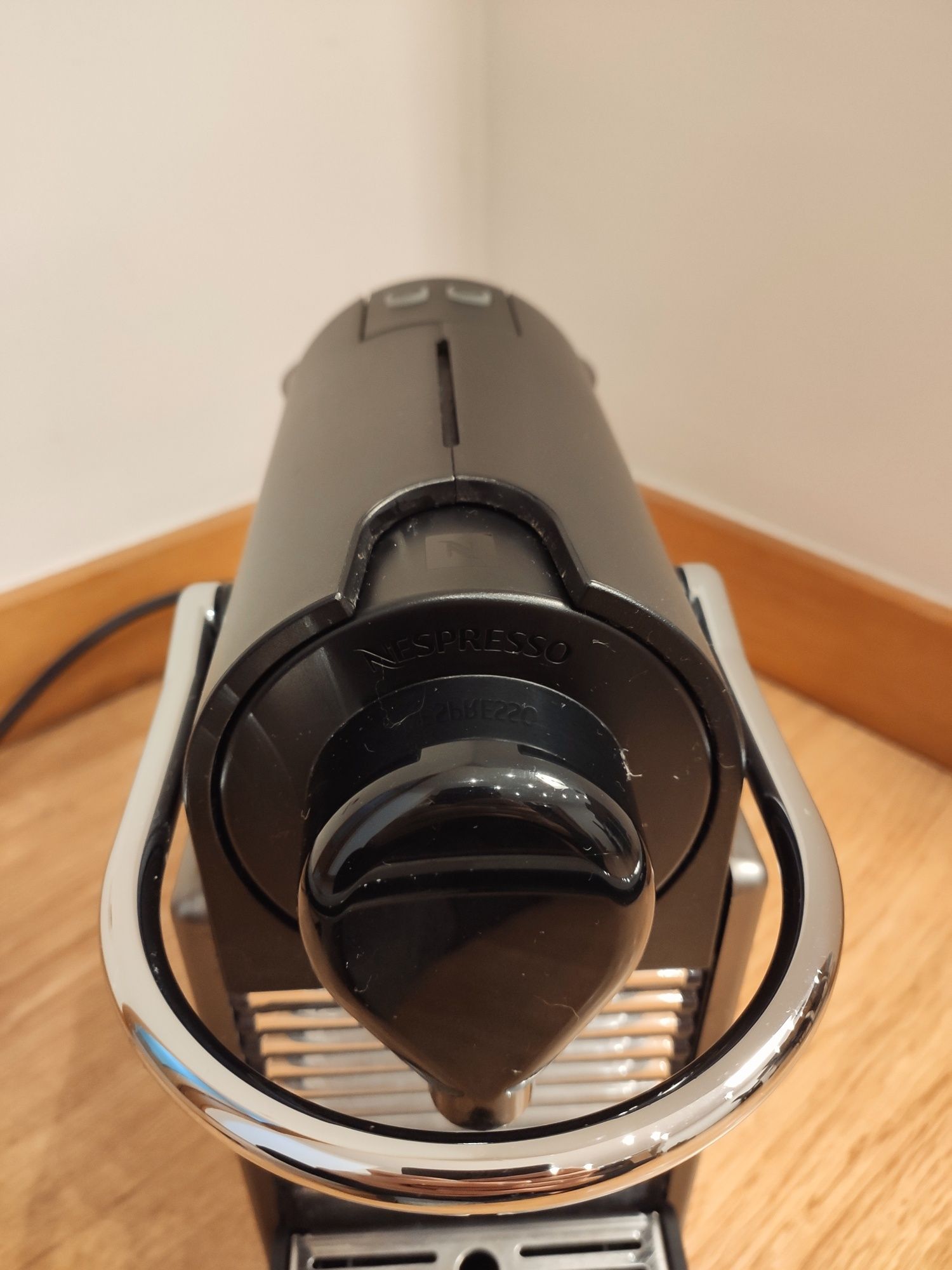 Máquina de Café Nespresso Pixie Titan C61 - Avariada