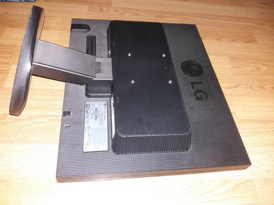 Монітор LG Flatron L1953S

Монітор LG:
Діагональ - 19 дюймів
Cерія - L