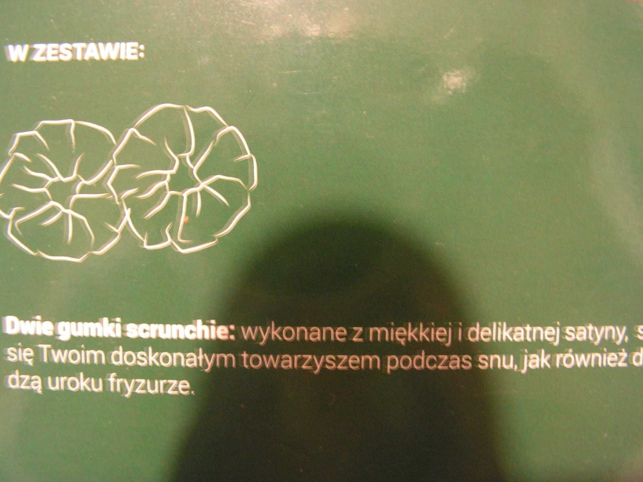 Nocna opaska na oczy oraz dwie ozdobne gumki do włosów