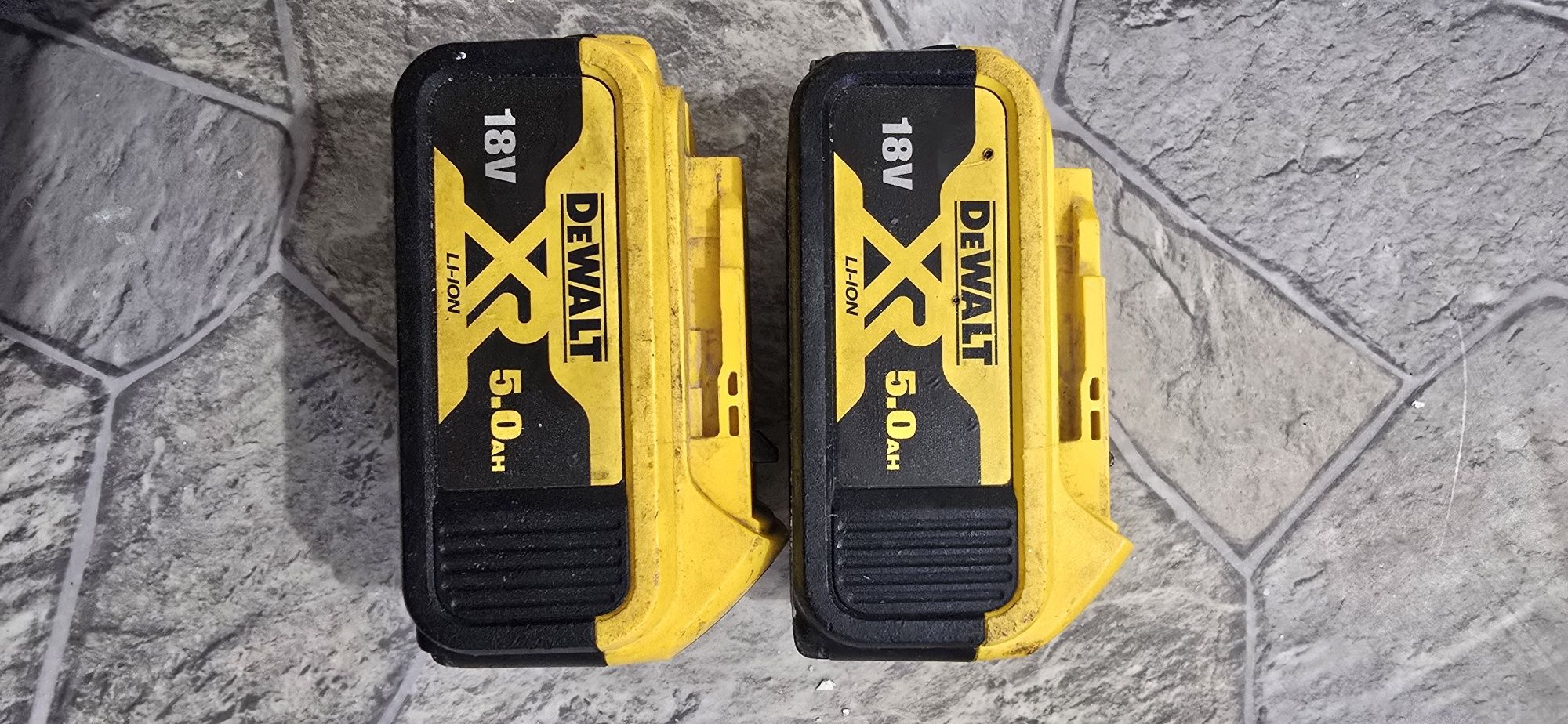 Gwoździarka dewalt dcn692