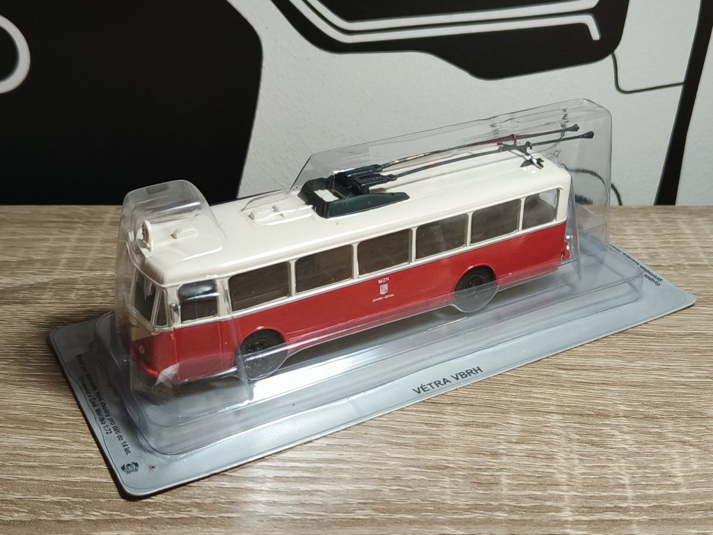 Gazetka + Model Trolejbus VETRA VBRh 1:72 DeAgostini Kultowe Auta PRL