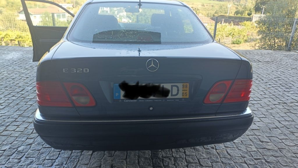 Mercedes Benz E320 V6 gasolina