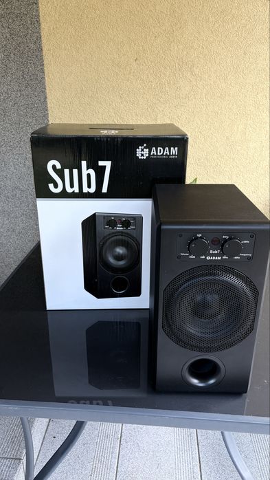 Adam sub7 subwoofer studyjny