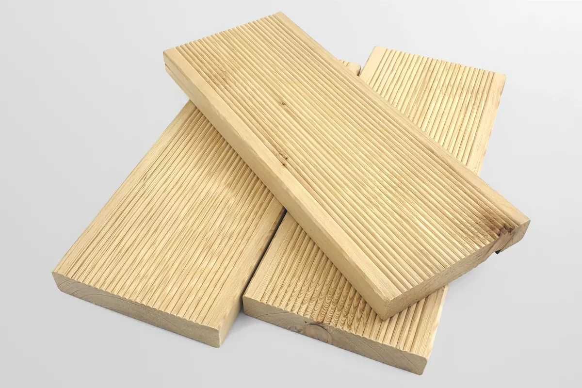 Deska tarasowa modrzew syb. 27x142 mm długość 4,0m