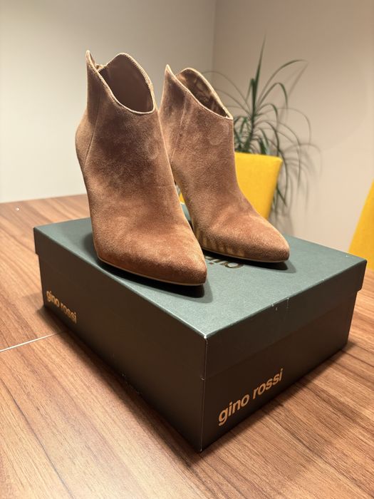 Botki damskie Gino Rossi – camel, rozmiar 40