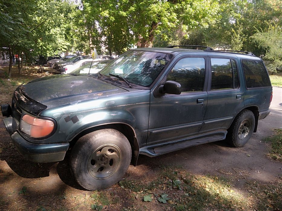 Продам внедорожник Ford Explorer 96
