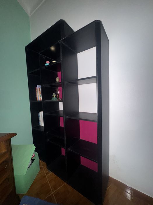 Móvel/ Estante preto e rosa