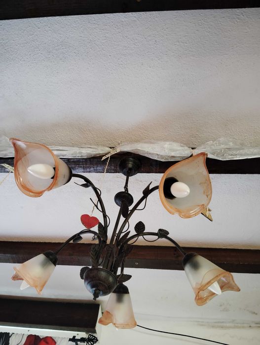 Candeeiros de sala em bom estado