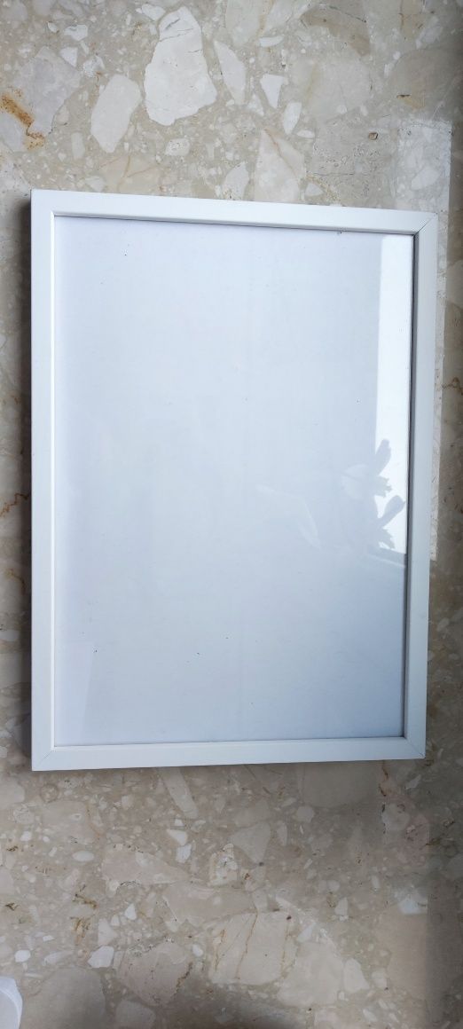 Ramka na zdjęcia A4 21x30, biała, drewniana, solidna