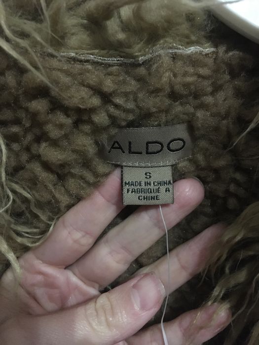 Жилетка безрукавка меховая Aldo