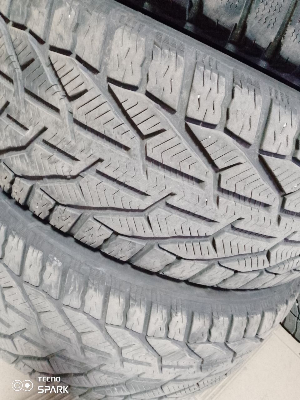 235/55R17 зима попарно