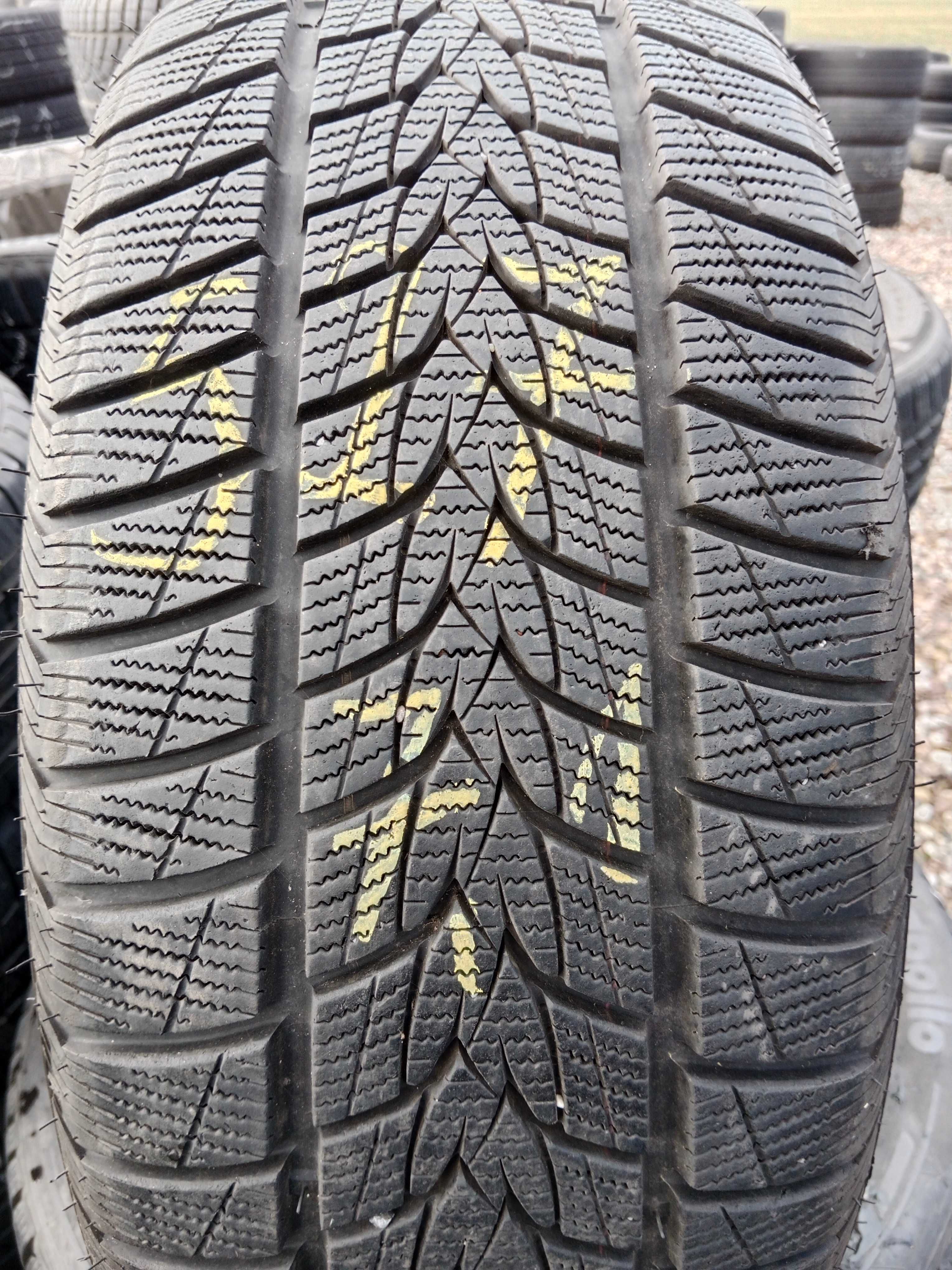 Opona używana 215/50R17 Tristar Snowpower UHP 1szt.