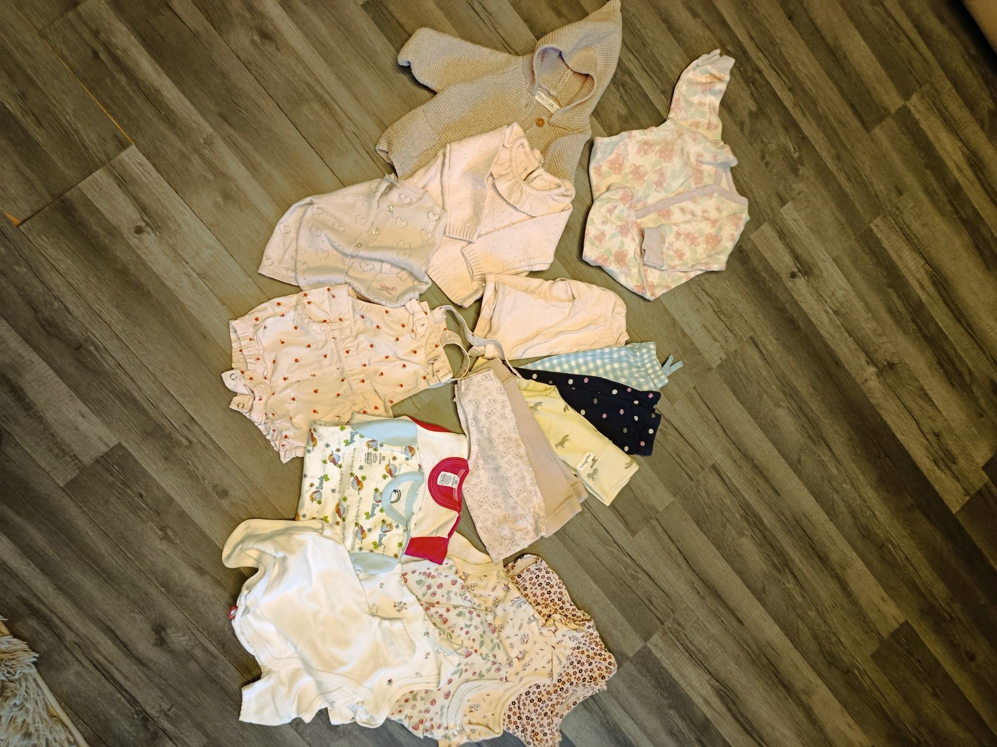 Paka ubranka dla dziewczynki body spodnie legginsy sweter