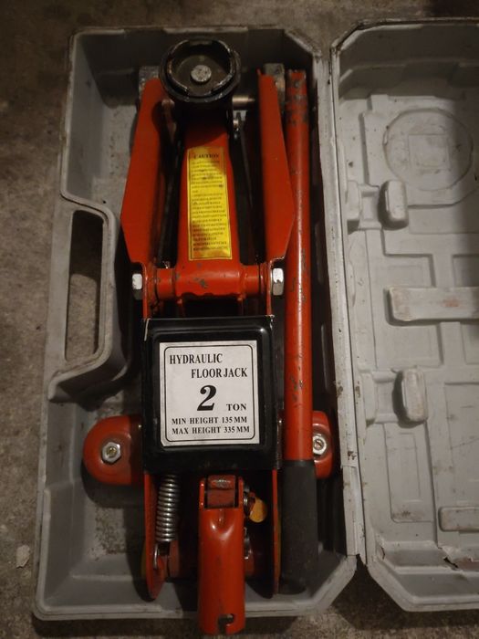 Podnośnik 2T sprawny