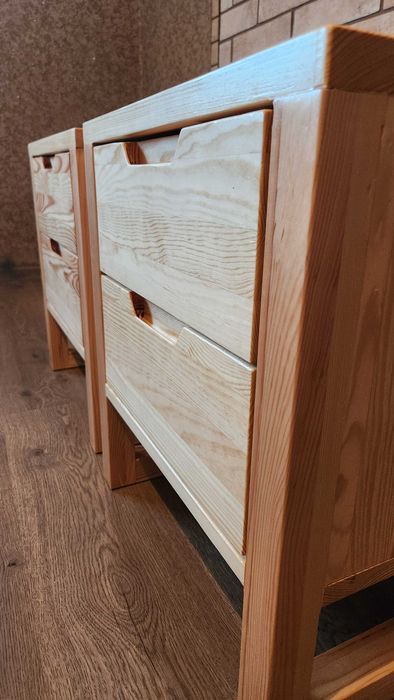 Приліжкові тумбочки з дерева