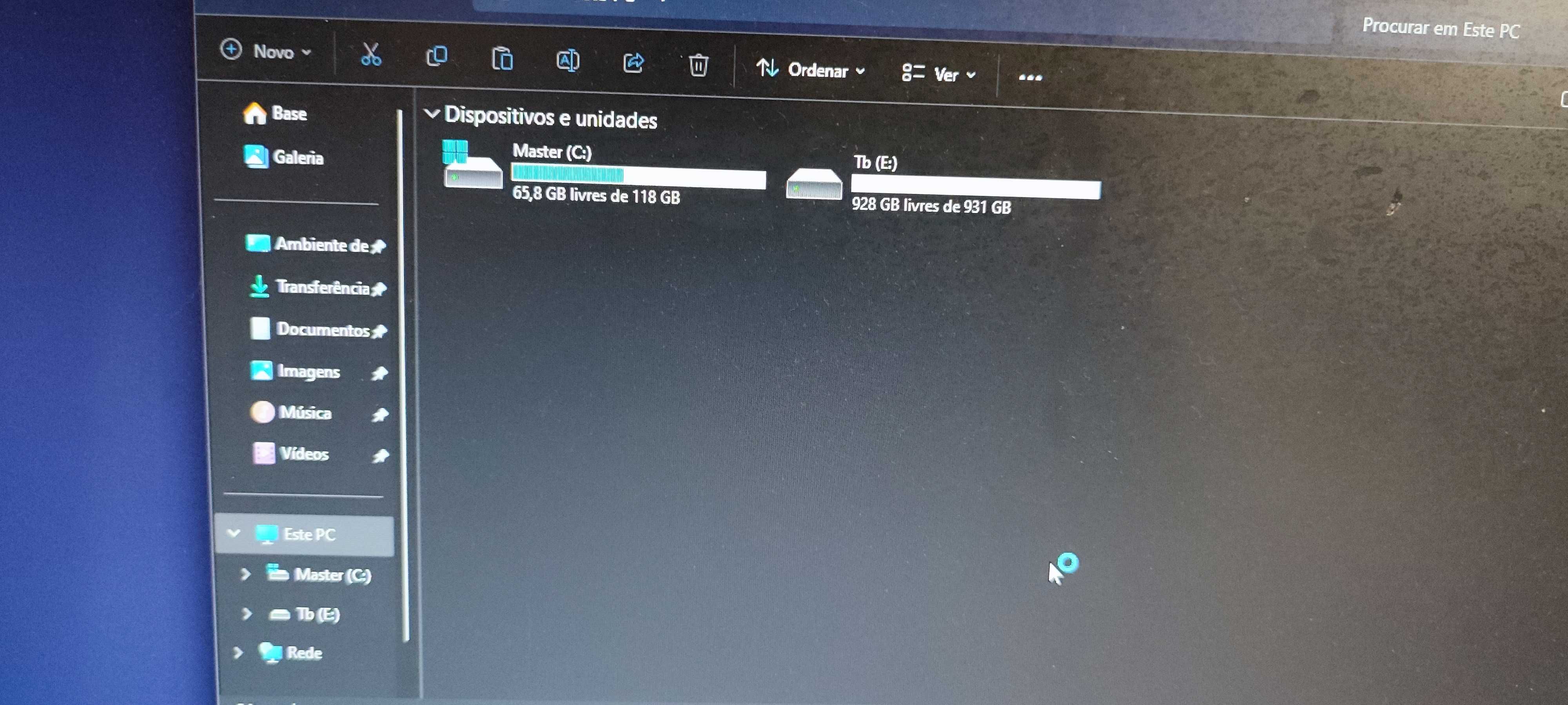 HP600G2 MiniPC i3-6ª geração 16GbRAM Discos de 128Gb NVME e 1Tb HDD
