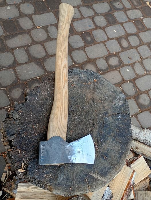 Szwedzka siekiera Hults Bruk po regeneracji