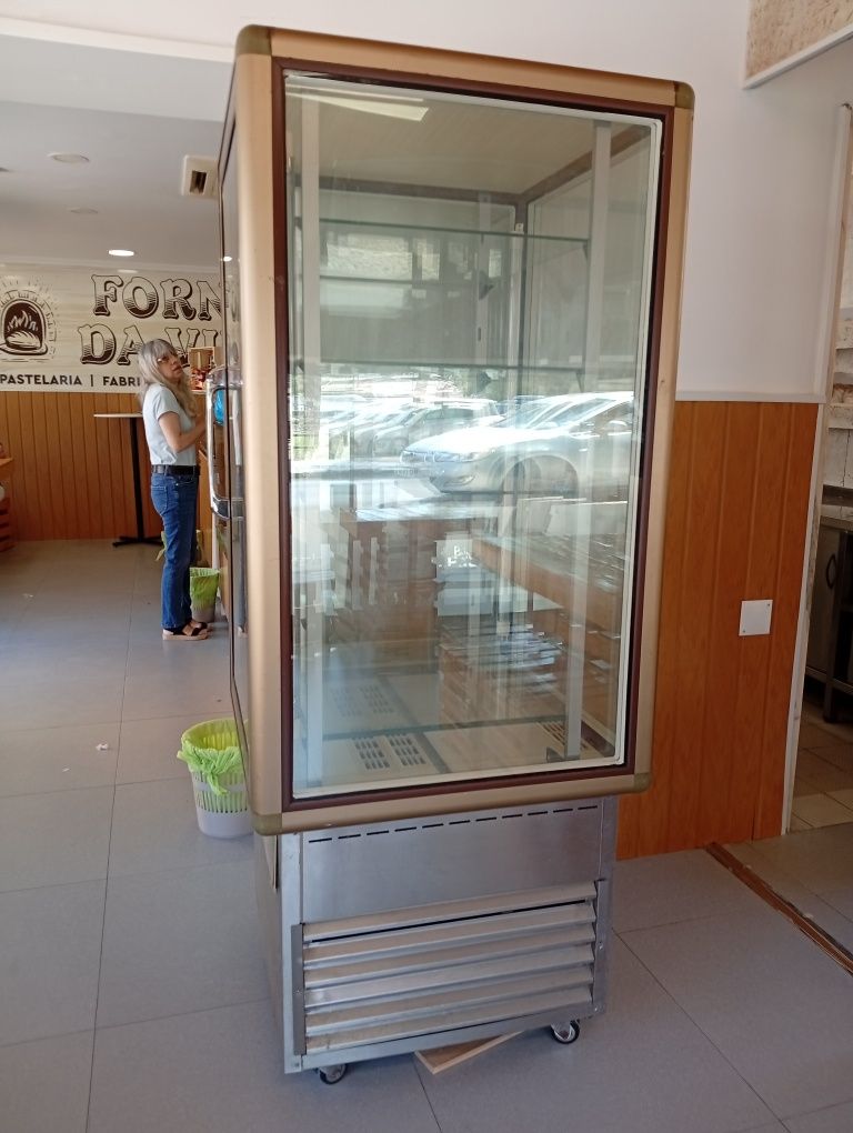 Vitrine para bolos