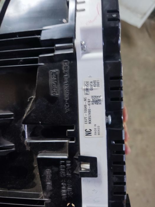 Ford fusion hybrid приборка