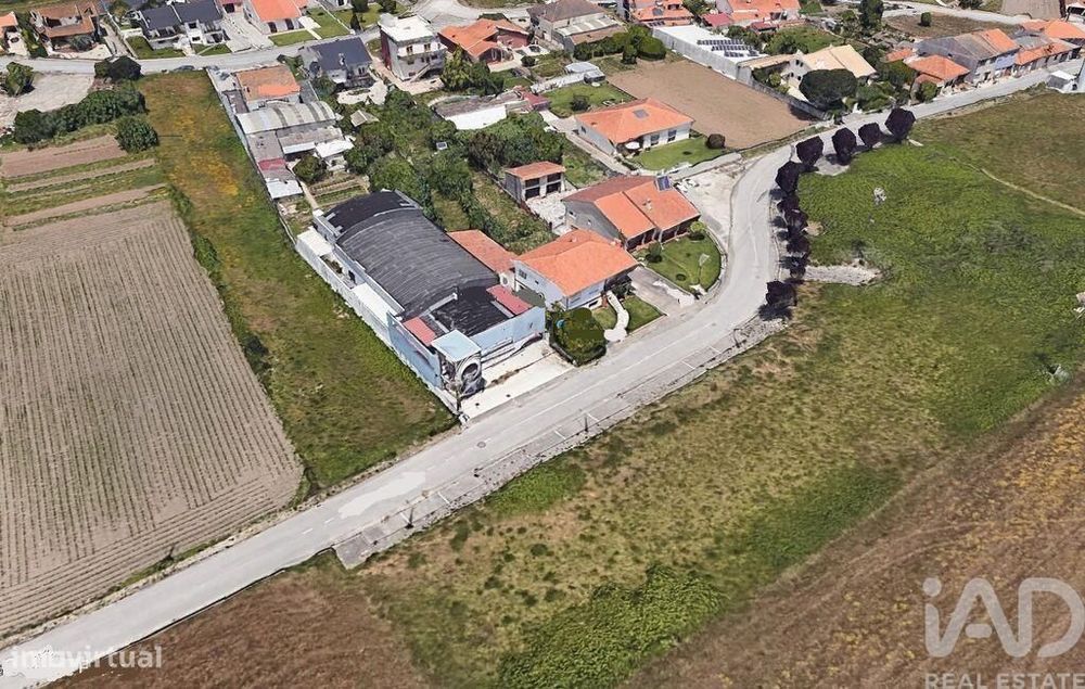 Loja / Estabelecimento Comercial em Aradas de 784,00 m2