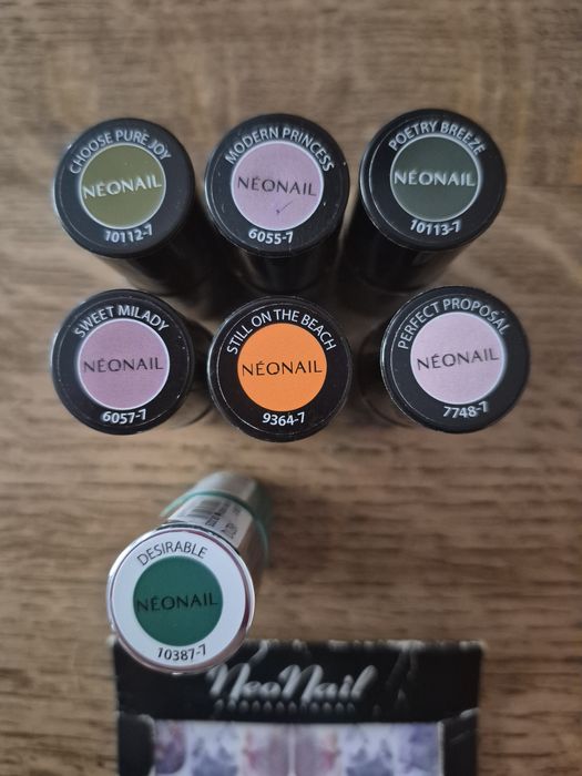 Zestaw lakiery hybrydowe neonail 7 sztuk + naklejki wodne gratis