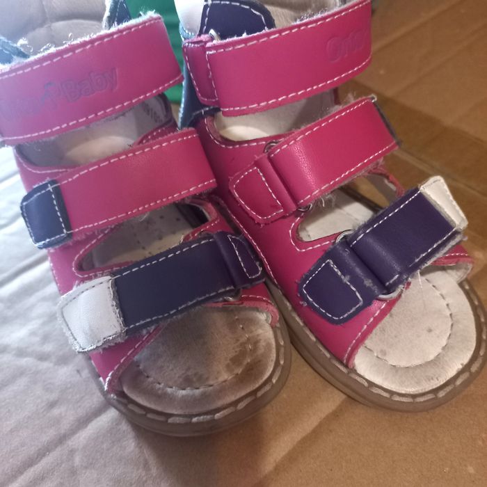 Віддам дитячі ортопедичні босоніжки 22