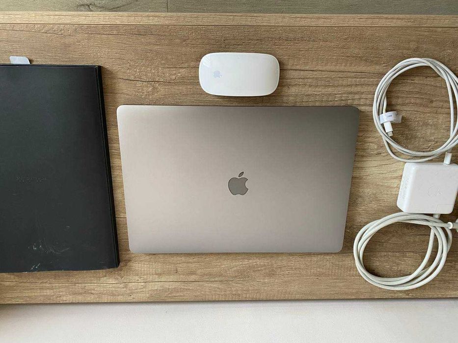 Продам MacBook Pro 16" 8-ядерний Intel i9 RAM 32 GB (2019) Space Gray