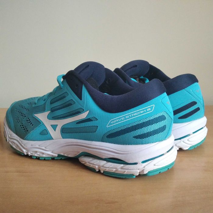 Profesjonalne buty biegowe MIZUNO WAVE STREAM 2 roz.eu-39