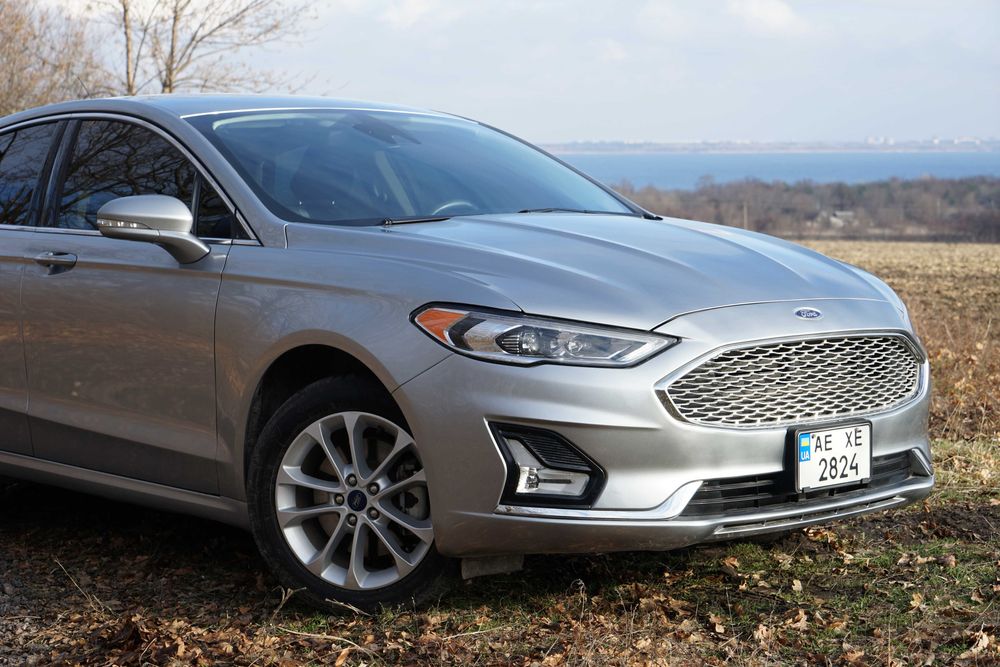 Ford Fusion Titanium 2020 plug-in hybrid