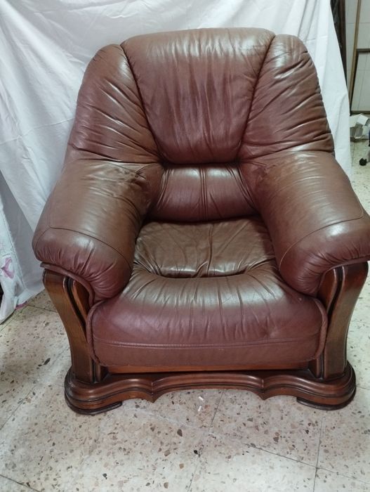 Conjunto de sofás em pele genuína