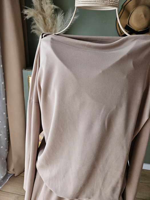 Urocza sukienka damska z gumką w pasie - Made in Italy! Nude uniwersal