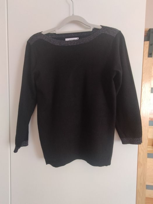 Dopasowany sweter marki Reserved rozmiar S stan bardzo dobry.
