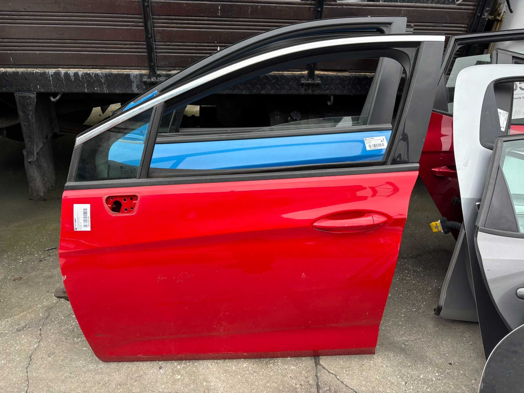 Porta Frente Esquerda Opel Astra K do ano 2015