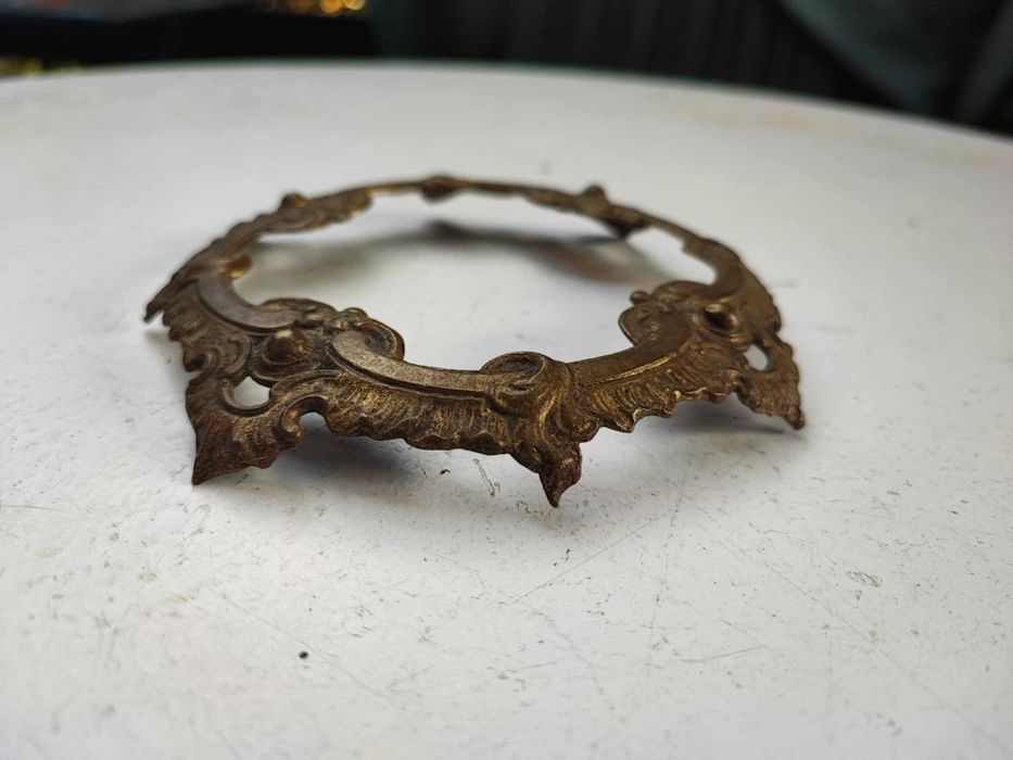 Secesyjna mosiężna podstawa pod lampka,naftowa itp.