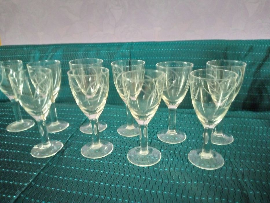 Фужери і рюмки, лотос