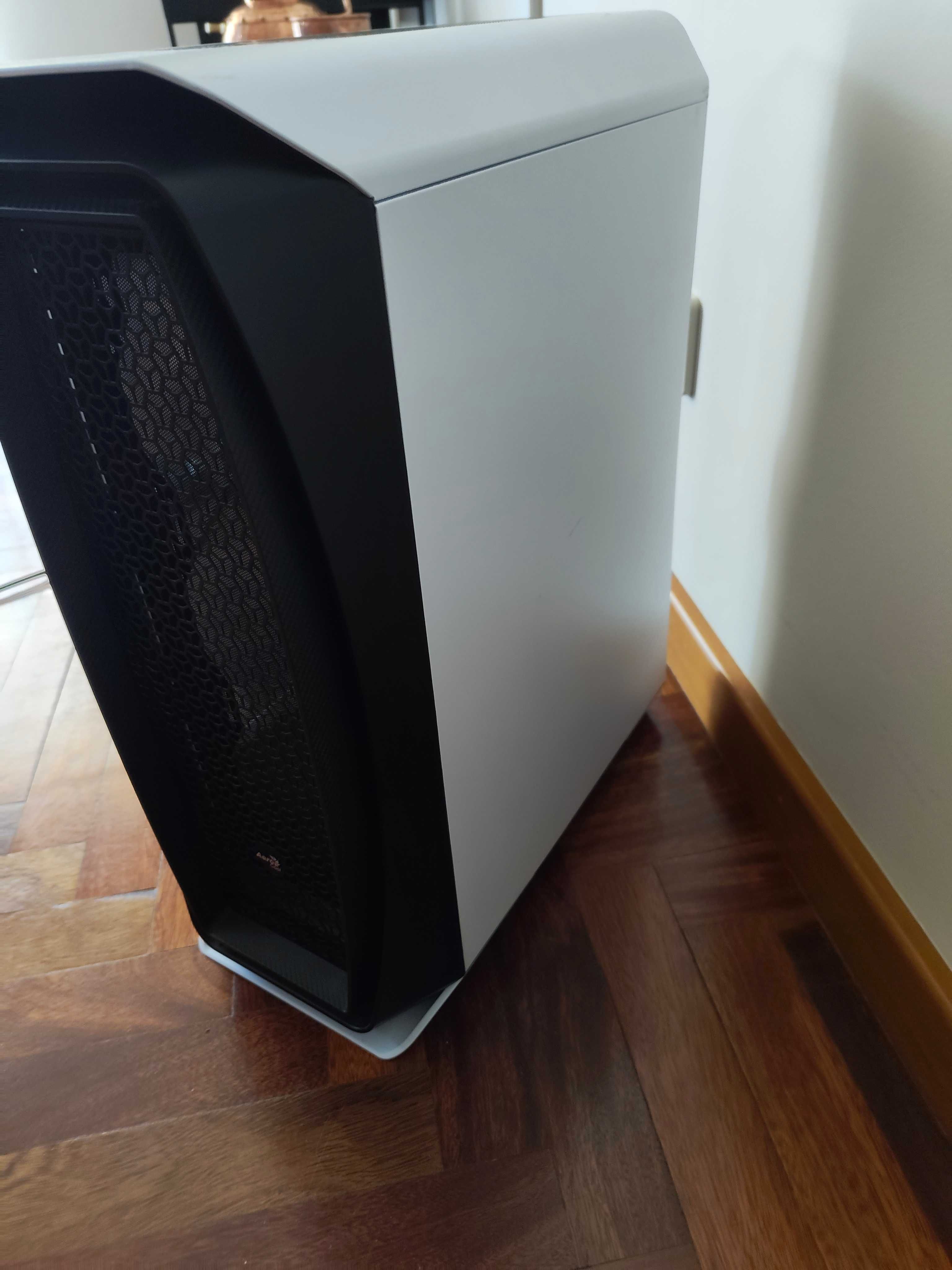 Caixa ATX AeroCool Aero One Branca