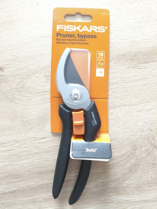 Nowy sekator ręczny ogrodowy do gałęzi Fiskars 18 mm nożyce