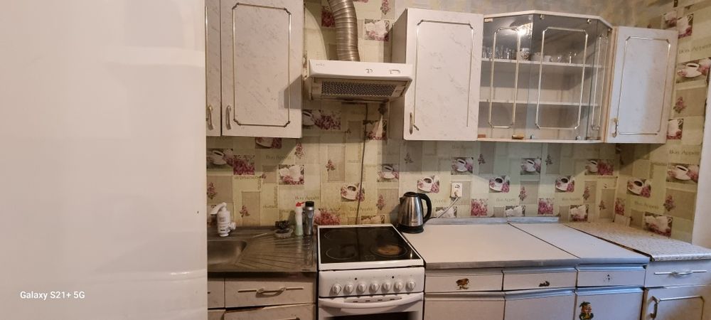 Оренда квартири на Таврійському . Перший поверх .