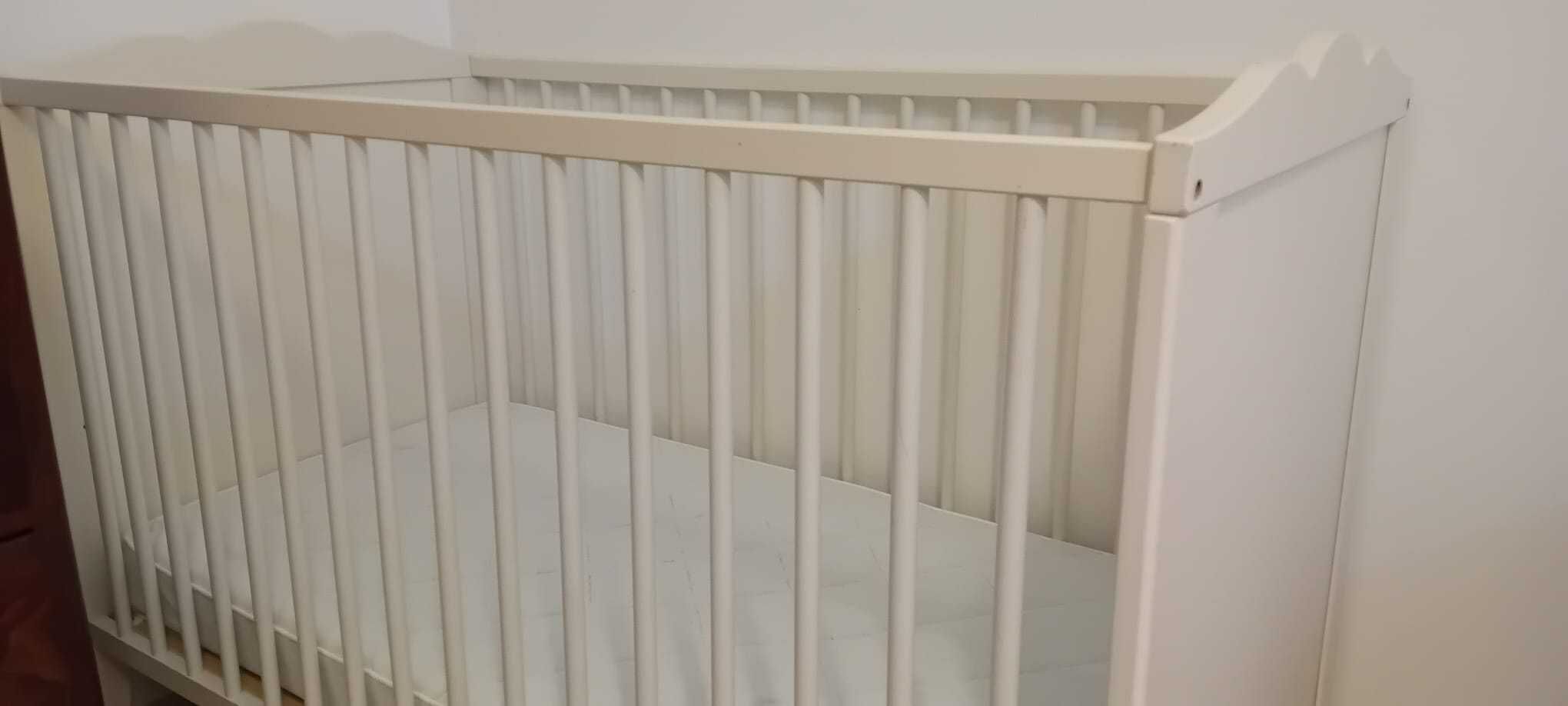 Berço para bebé (modelo IKEA)