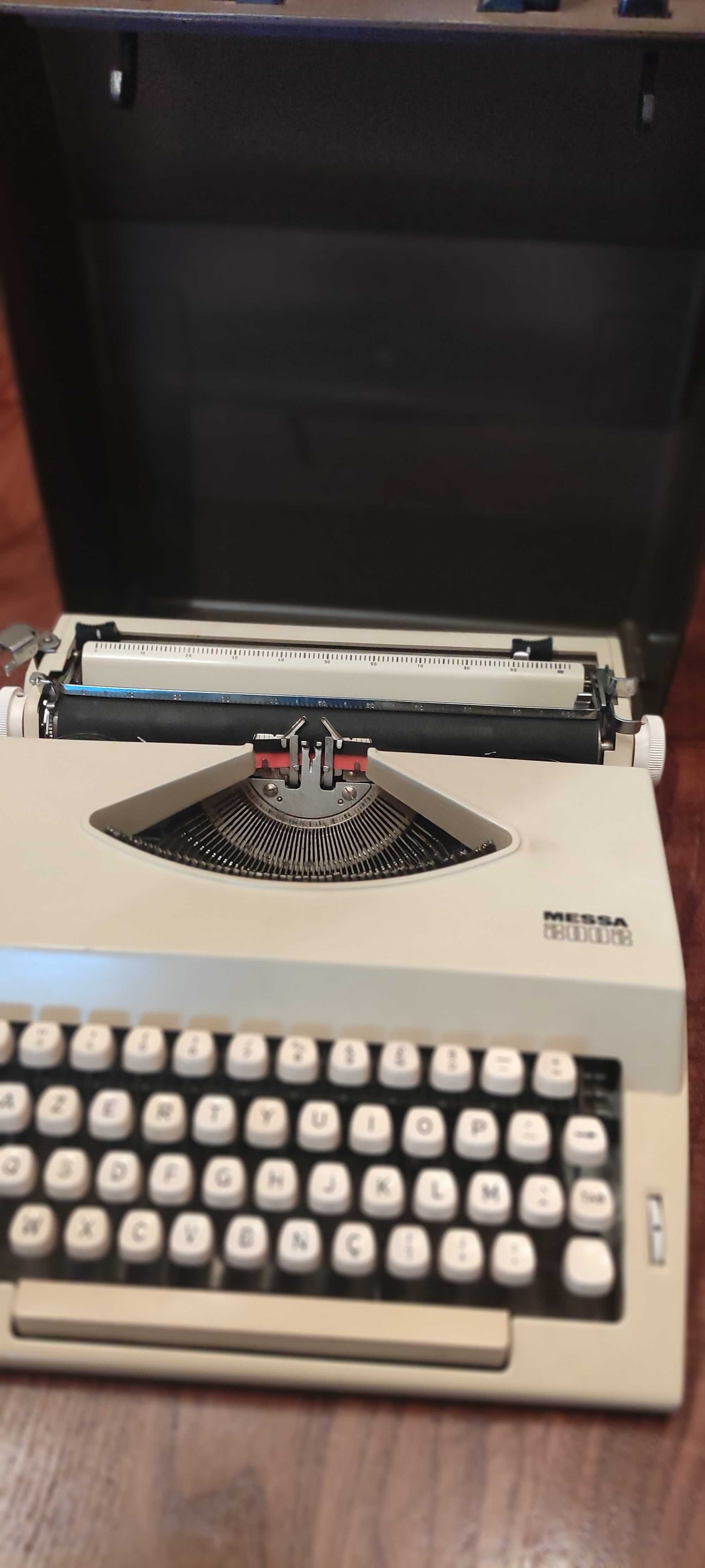 Maquina de escrever Messa 2002