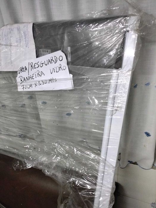 Resguardo de banheira fixo em vidro