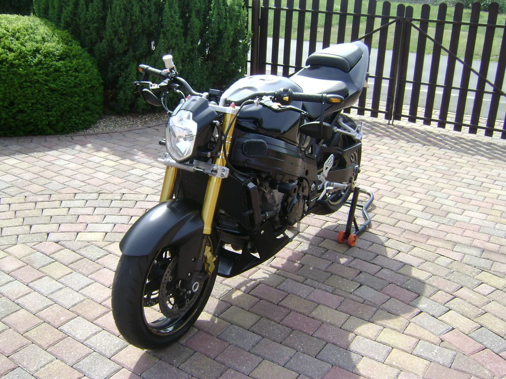 Suzuki GSX 1000 Sprzedam Suzuki GSX R 1000 , 750, 600, Custom