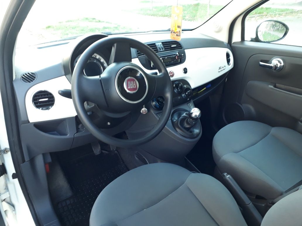 Електромобіль Fiat 500E запас хода 150км