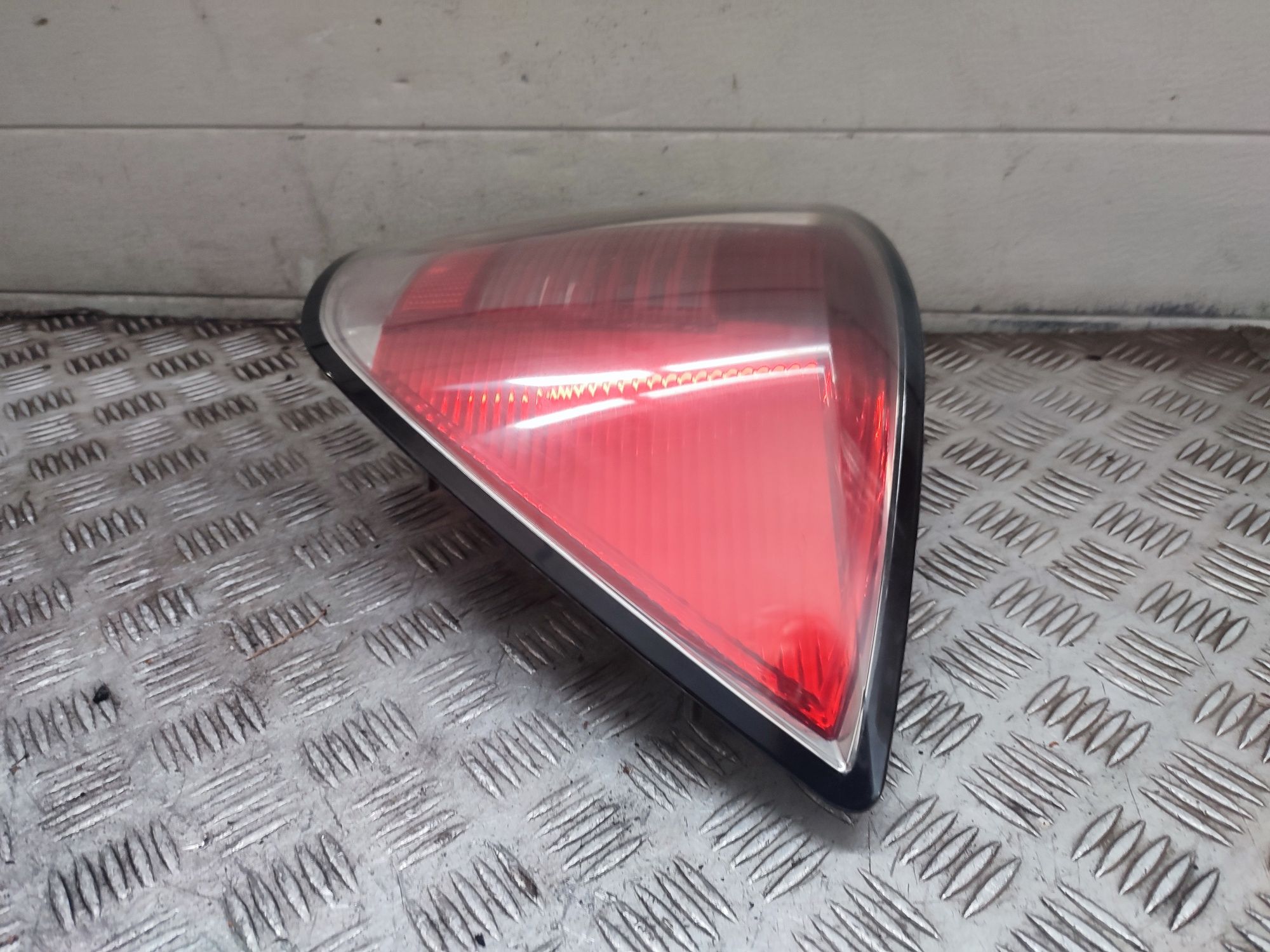 Opel Astra III H kombi lampa prawy tył tylna
